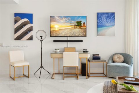 Condo in Miami Beach, Florida  № 2022975 - photo 12
