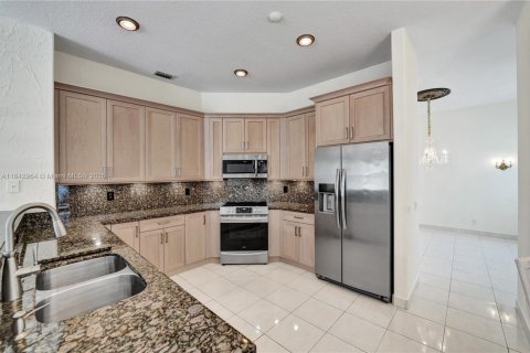 Casa en venta en Weston, Florida, 5 dormitorios, 361.85 m2 № 1872108 - foto 13