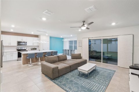 House in Davenport, Florida 5 bedrooms, 242.94 sq.m. № 2097420 - photo 6