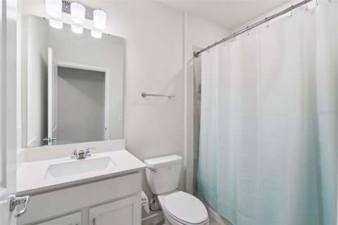 House in Davenport, Florida 5 bedrooms, 242.94 sq.m. № 2097420 - photo 22