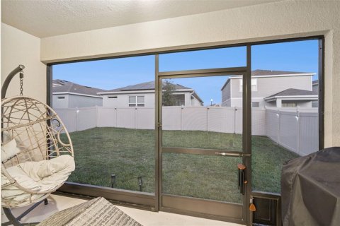 House in Davenport, Florida 5 bedrooms, 242.94 sq.m. № 2097420 - photo 30
