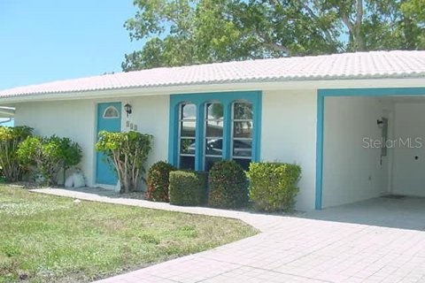 House in Venice, Florida 2 bedrooms, 121.79 sq.m. № 1640438 - photo 1