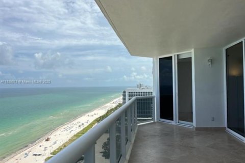Condo in Miami Beach, Florida, 2 bedrooms  № 1825681 - photo 12
