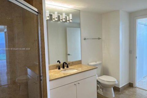 Condo in Miami Beach, Florida, 2 bedrooms  № 1825681 - photo 9