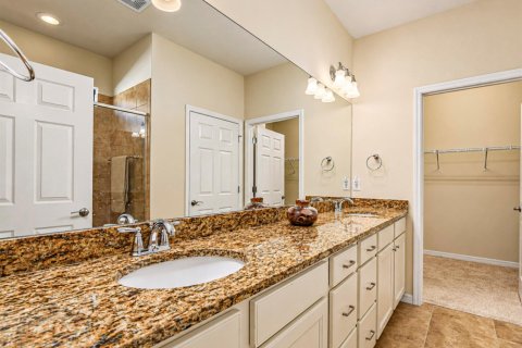 House in Vero Beach, Florida 2 bedrooms, 156.35 sq.m. № 2422509 - photo 20