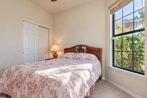 House in Vero Beach, Florida 2 bedrooms, 156.35 sq.m. № 2422509 - photo 24
