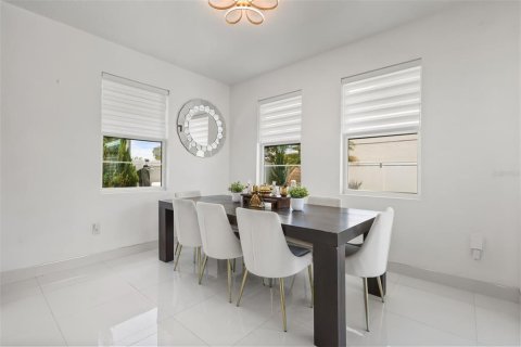 Villa ou maison à vendre à Kissimmee, Floride: 4 chambres, 214.33 m2 № 2138636 - photo 9