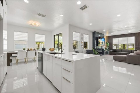 Villa ou maison à vendre à Kissimmee, Floride: 4 chambres, 214.33 m2 № 2138636 - photo 10