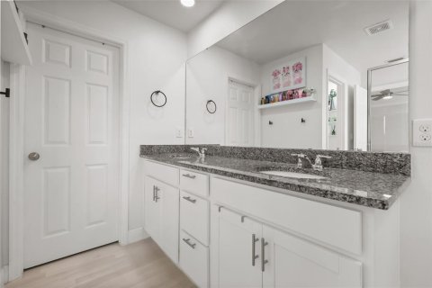 Villa ou maison à vendre à Kissimmee, Floride: 4 chambres, 214.33 m2 № 2138636 - photo 26