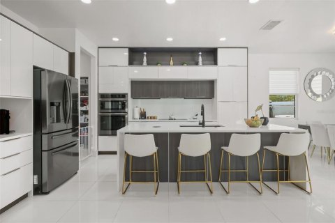 Villa ou maison à vendre à Kissimmee, Floride: 4 chambres, 214.33 m2 № 2138636 - photo 6