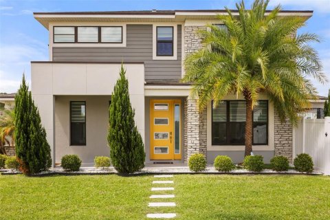 House in Kissimmee, Florida 4 bedrooms, 214.33 sq.m. № 2138636