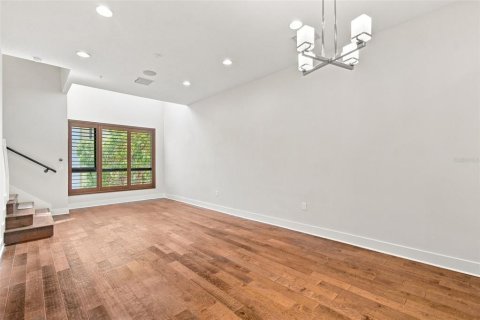 Townhouse in Saint Petersburg, Florida 2 bedrooms, 147.71 sq.m. № 2324891 - photo 28