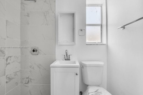 Commercial property in Hallandale Beach, Florida 342.81 sq.m. № 1863197 - photo 9