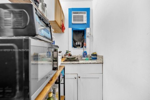 Commercial property in Hallandale Beach, Florida 342.81 sq.m. № 1863197 - photo 8