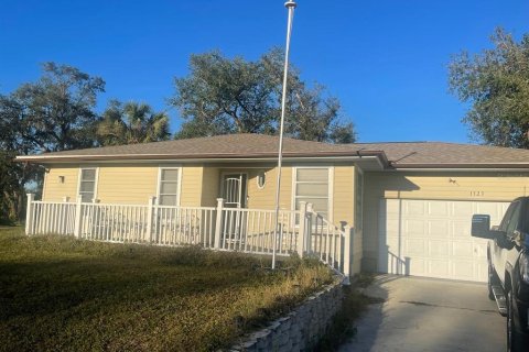 Villa ou maison à louer à Port Charlotte, Floride: 2 chambres, 95.88 m2 № 1540976 - photo 1