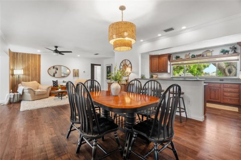 House in Sarasota, Florida 3 bedrooms, 166.39 sq.m. № 1827331 - photo 8