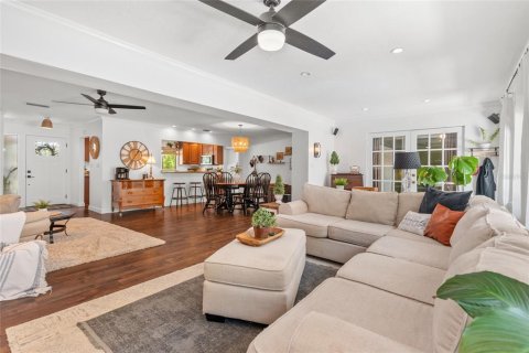 House in Sarasota, Florida 3 bedrooms, 166.39 sq.m. № 1827331 - photo 13