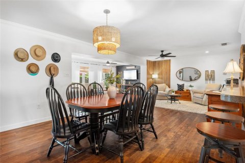 House in Sarasota, Florida 3 bedrooms, 166.39 sq.m. № 1827331 - photo 9