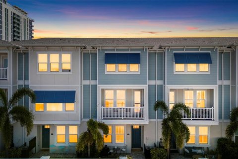 Touwnhouse à vendre à Saint Petersburg, Floride: 3 chambres, 173.54 m2 № 1634434 - photo 2