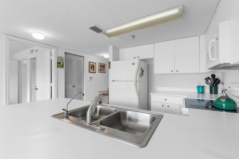 Condo in Davie, Florida, 2 bedrooms  № 2086988 - photo 27