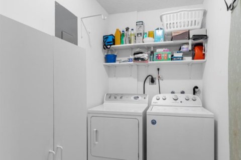 Condo in Davie, Florida, 2 bedrooms  № 2086988 - photo 10