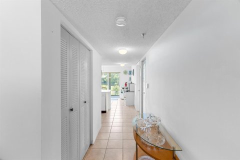 Condo in Davie, Florida, 2 bedrooms  № 2086988 - photo 23