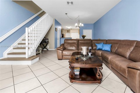 Купить таунхаус в Уэстон, Флорида 3 спальни, 149.11м2, № 2043645 - фото 11