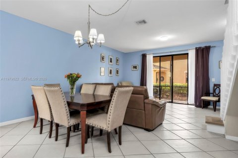 Купить таунхаус в Уэстон, Флорида 3 спальни, 149.11м2, № 2043645 - фото 13