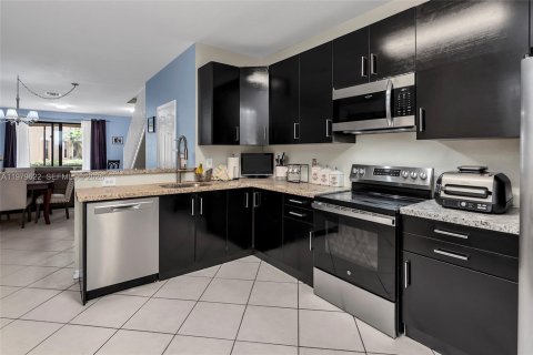 Купить таунхаус в Уэстон, Флорида 3 спальни, 149.11м2, № 2043645 - фото 30