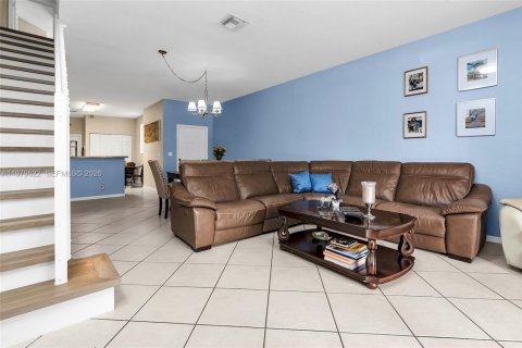 Купить таунхаус в Уэстон, Флорида 3 спальни, 149.11м2, № 2043645 - фото 10