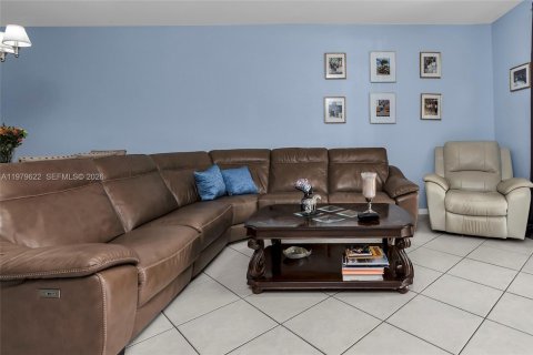 Купить таунхаус в Уэстон, Флорида 3 спальни, 149.11м2, № 2043645 - фото 9