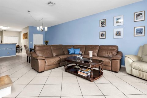 Купить таунхаус в Уэстон, Флорида 3 спальни, 149.11м2, № 2043645 - фото 7