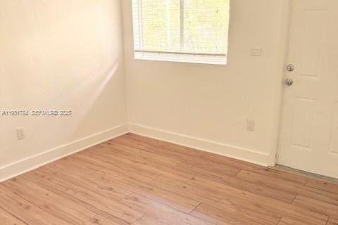 Apartamento en alquiler en Miami, Florida, 1 dormitorio № 1990367 - foto 15