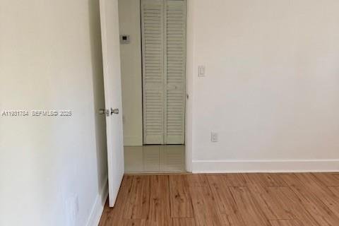 Apartamento en alquiler en Miami, Florida, 1 dormitorio № 1990367 - foto 10