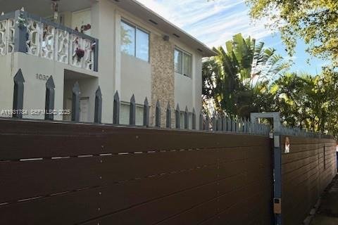 Apartamento en alquiler en Miami, Florida, 1 dormitorio № 1990367 - foto 24