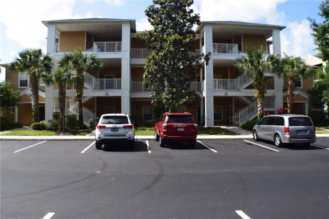Condo in Davenport, Florida, 3 bedrooms  № 1615313 - photo 1