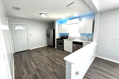 Commercial property in Saint Petersburg, Florida 21 bedroom, 153.85 sq.m. № 1884907 - photo 16