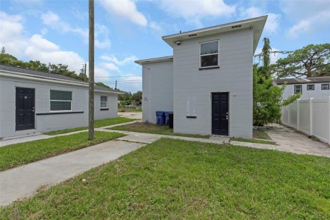 Commercial property in Saint Petersburg, Florida 21 bedroom, 153.85 sq.m. № 1884907 - photo 14