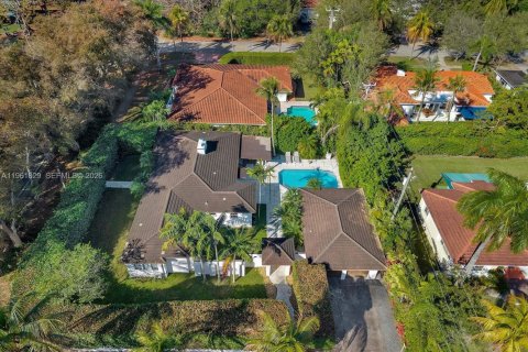 Casa en Coral Gables, Florida 5 dormitorios, 246.1 m2 № 2029799
