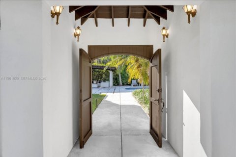 Casa en venta en Coral Gables, Florida, 5 dormitorios, 246.1 m2 № 2029799 - foto 12