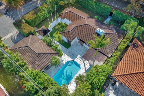 Casa en venta en Coral Gables, Florida, 5 dormitorios, 246.1 m2 № 2029799 - foto 11