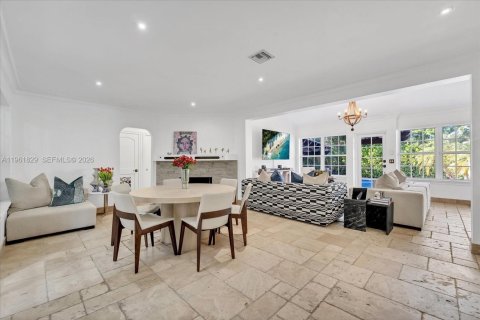 Casa en venta en Coral Gables, Florida, 5 dormitorios, 246.1 m2 № 2029799 - foto 14