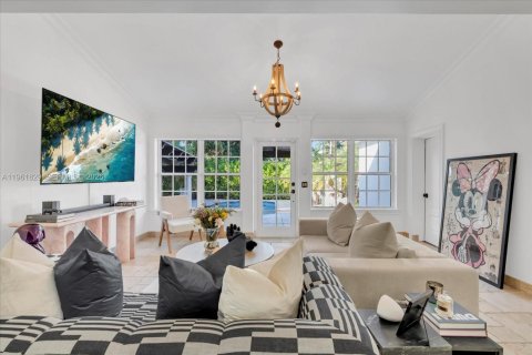 Casa en venta en Coral Gables, Florida, 5 dormitorios, 246.1 m2 № 2029799 - foto 3