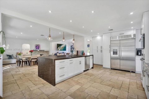 Casa en venta en Coral Gables, Florida, 5 dormitorios, 246.1 m2 № 2029799 - foto 15