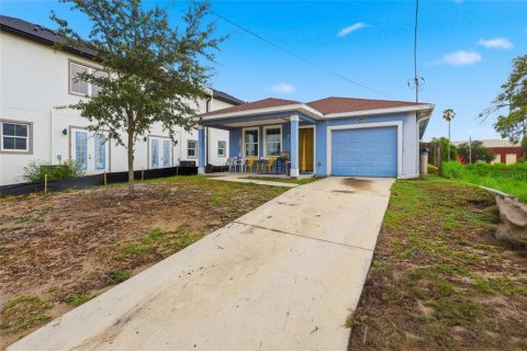House in Tampa, Florida 3 bedrooms, 130.34 sq.m. № 2259055 - photo 27
