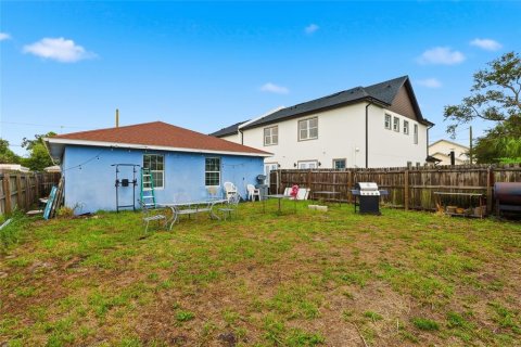 House in Tampa, Florida 3 bedrooms, 130.34 sq.m. № 2259055 - photo 20