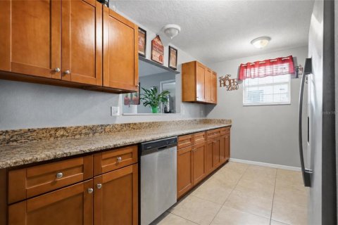 House in Tampa, Florida 3 bedrooms, 130.34 sq.m. № 2259055 - photo 12