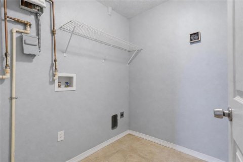 House in Tampa, Florida 3 bedrooms, 130.34 sq.m. № 2259055 - photo 14