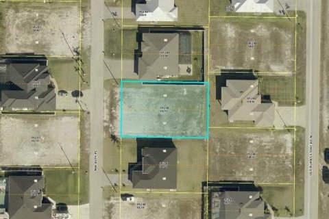 Land in Cape Coral, Florida № 1686915 - photo 1