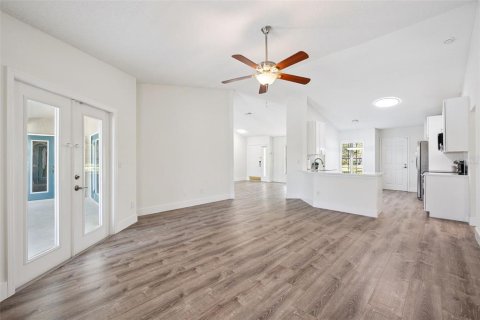 House in Orlando, Florida 3 bedrooms, 181.44 sq.m. № 2258781 - photo 15
